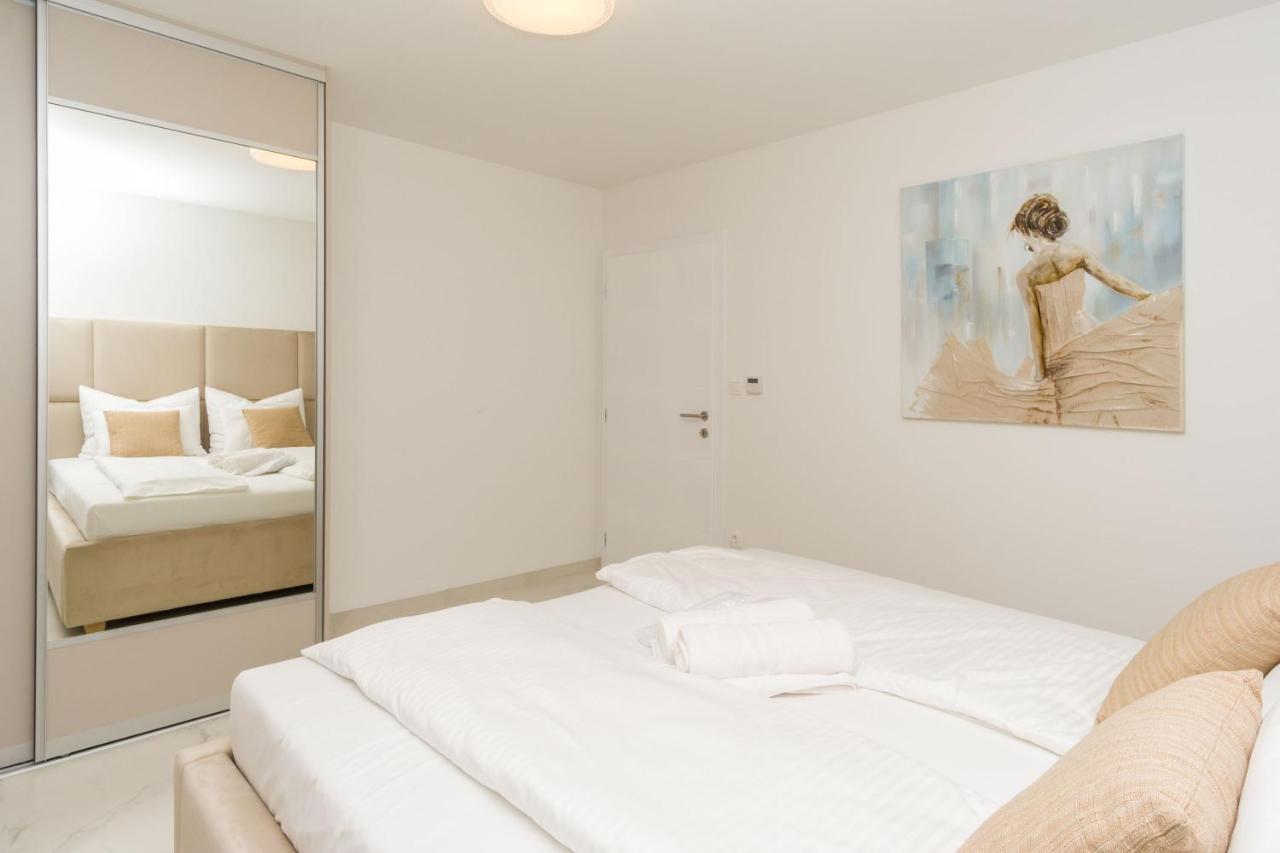 Apartmani Simi - The Sun Crikvenica Eksteriør billede
